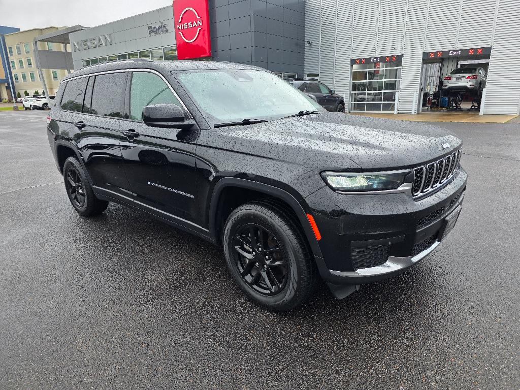 2023 Jeep Grand Cherokee L Laredo 4x4's photo