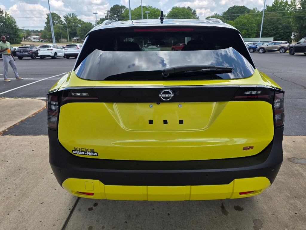 2025 Nissan Kicks SR photo 4