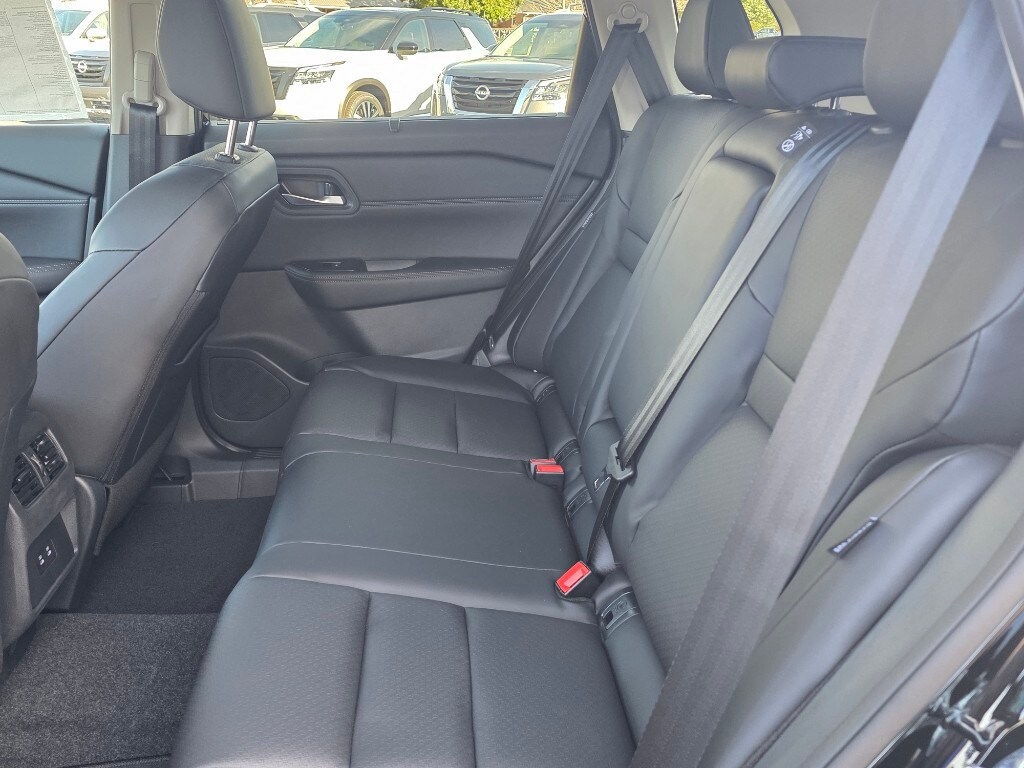 2026 Nissan Rogue SV - Photo 13