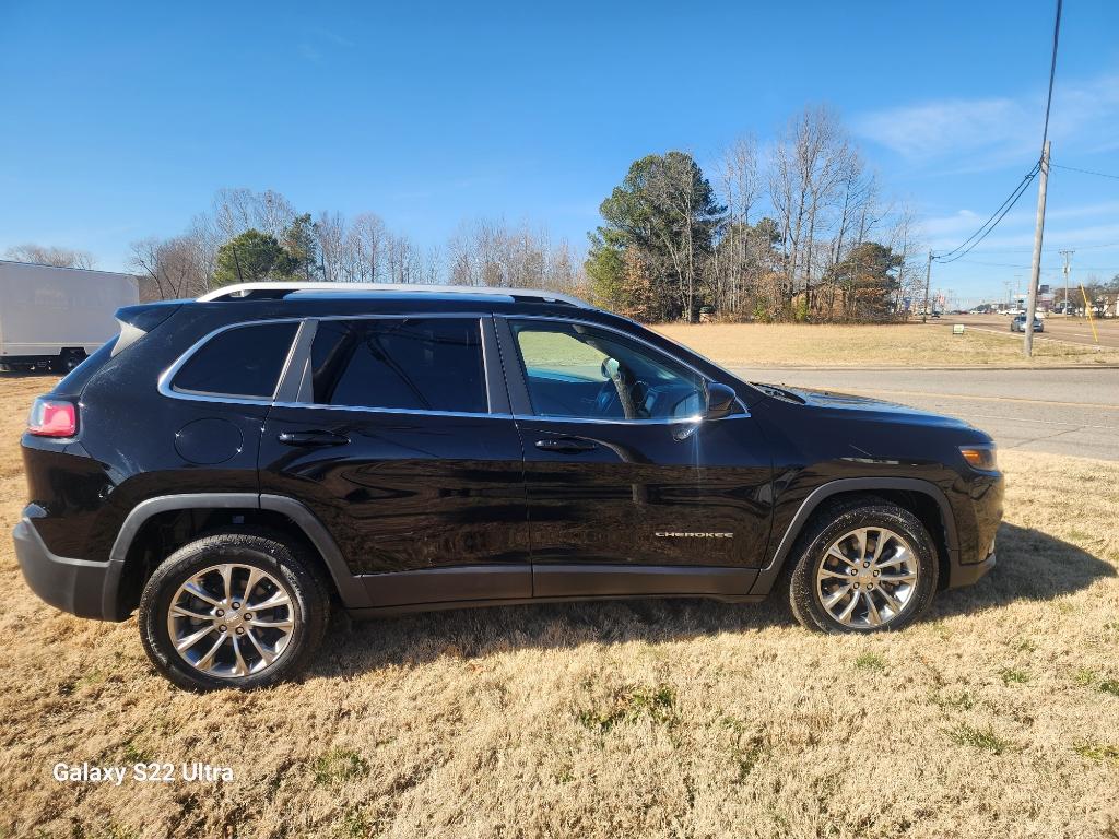 Used 2019 Jeep Cherokee Latitude Plus with VIN 1C4PJLLN2KD147503 for sale in Paris, TN