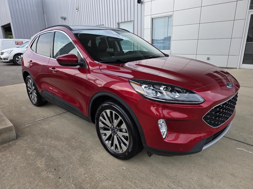 2021 Ford Escape Titanium's photo