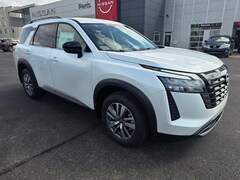 2026 Nissan Pathfinder SL SUV