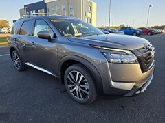 2025 Nissan Pathfinder Platinum SUV