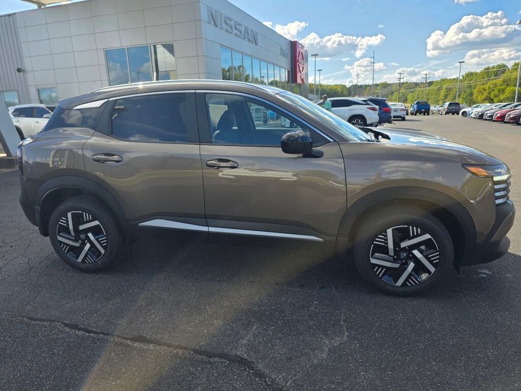 2026 Nissan Kicks SV photo 2