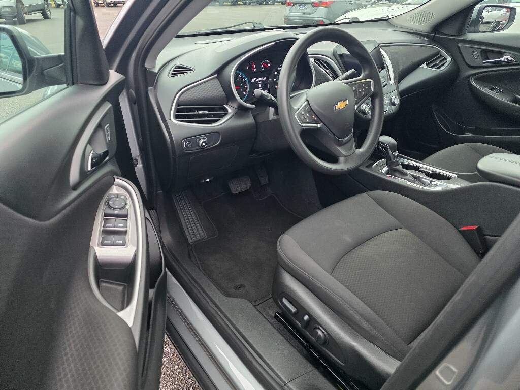 2025 Chevrolet Malibu 1LT - Photo 10