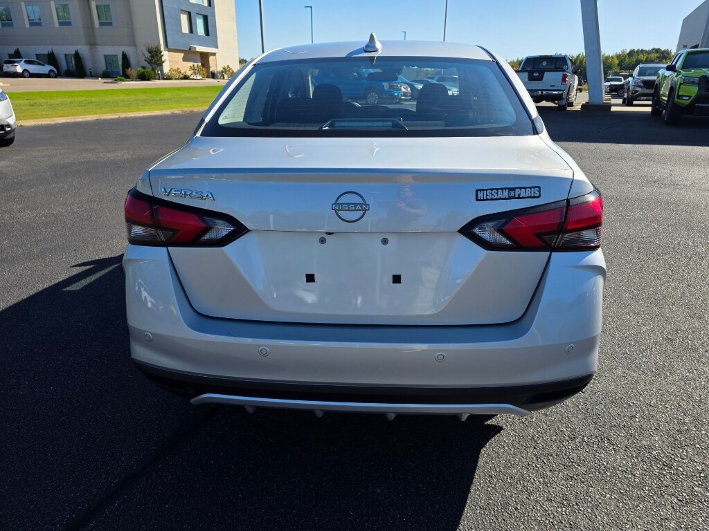 2025 Nissan Versa 1.6 SV photo 4