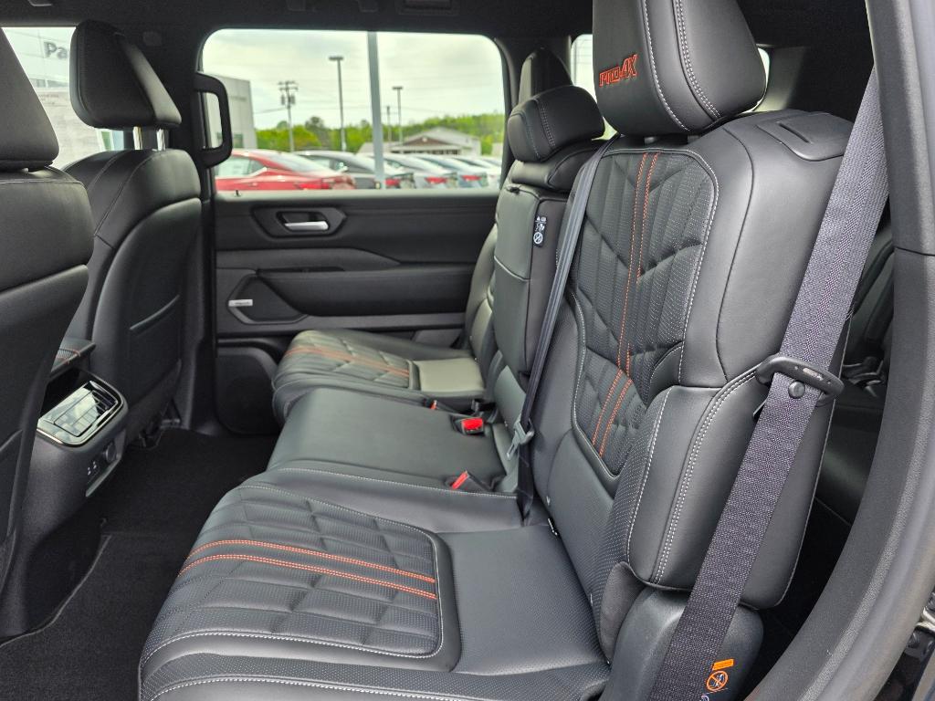 2025 Nissan Armada PRO-4X - Photo 14