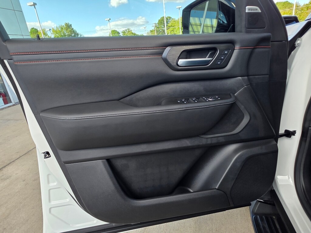 2026 Nissan Armada PRO-4X - Photo 10