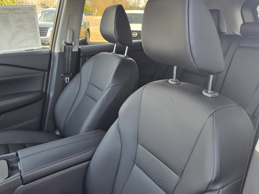 2026 Nissan Rogue SV - Photo 11