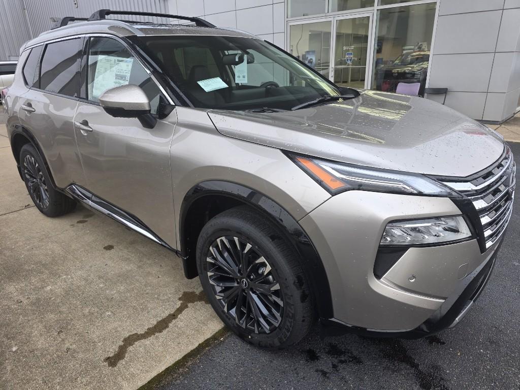 2026 Nissan Rogue Platinum's photo