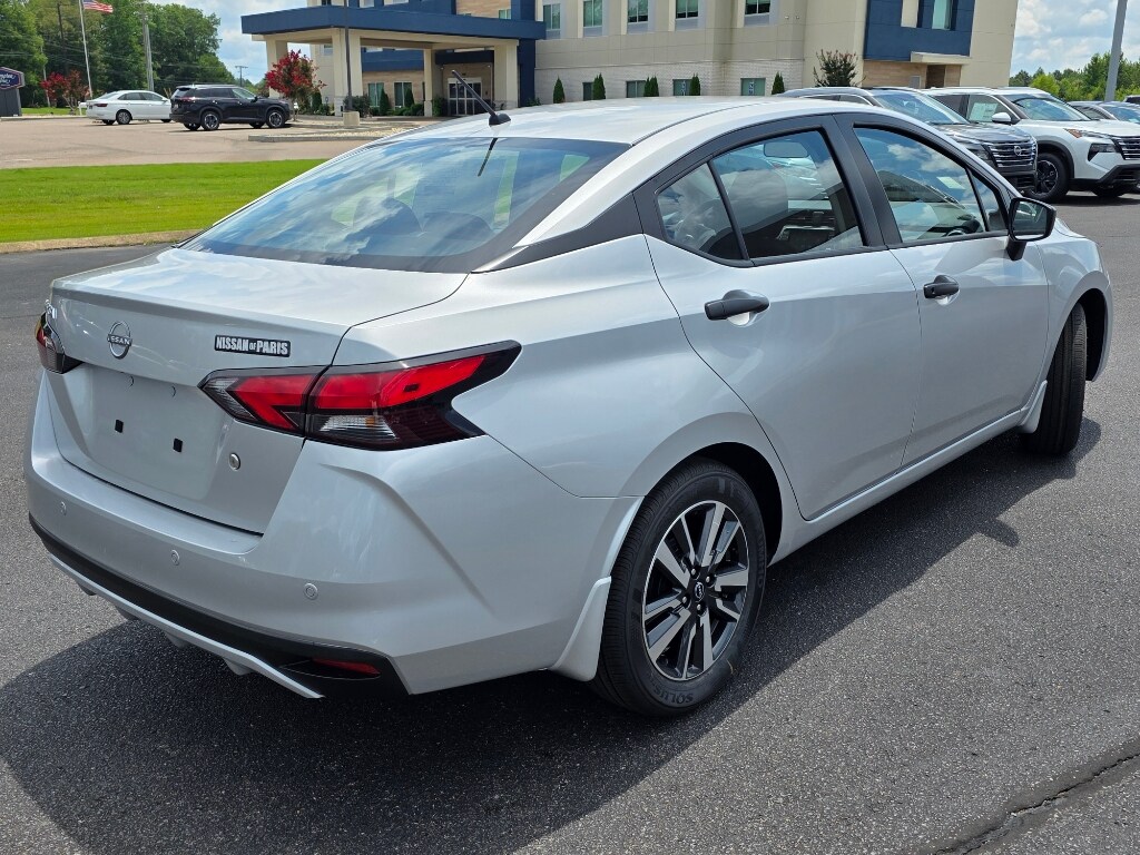 2025 Nissan Versa 1.6 S photo 3