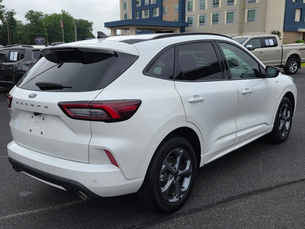 2024 Ford Escape ST-Line photo 3