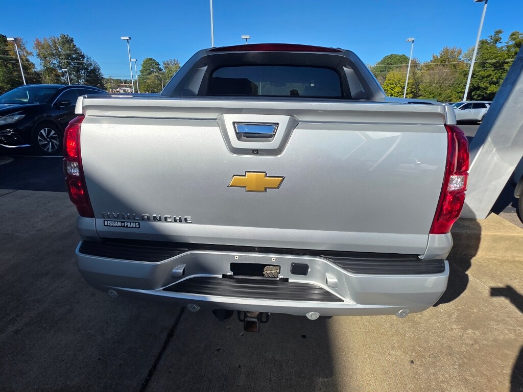 2013 Chevrolet Avalanche LTZ photo 4