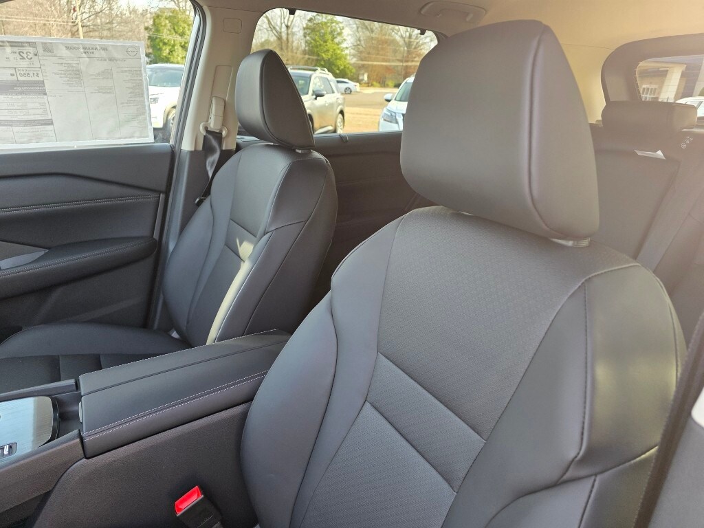 2026 Nissan Rogue SV - Photo 11