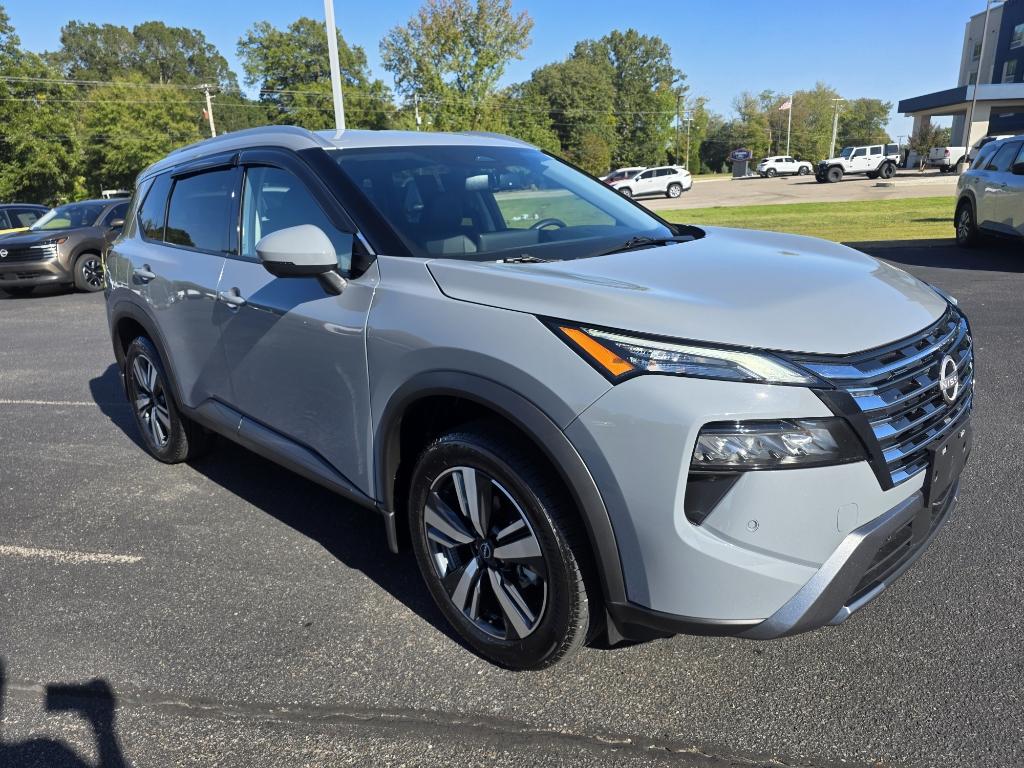 2025 Nissan Rogue SL's photo