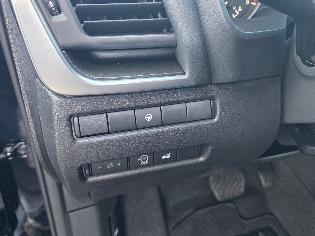 2026 Nissan Rogue SV - Photo 15