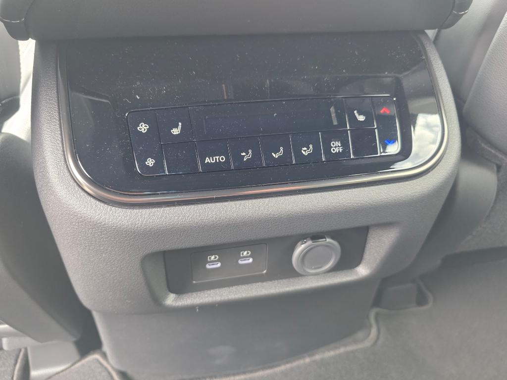 2025 Nissan Armada PRO-4X - Photo 16