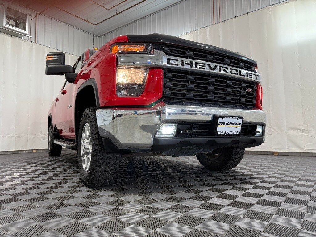 2020 Chevrolet Silverado 2500HD LT photo 3