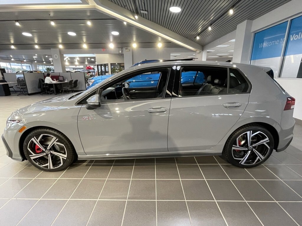 New 2025 Volkswagen Golf GTI 2.0T SE Hatchback