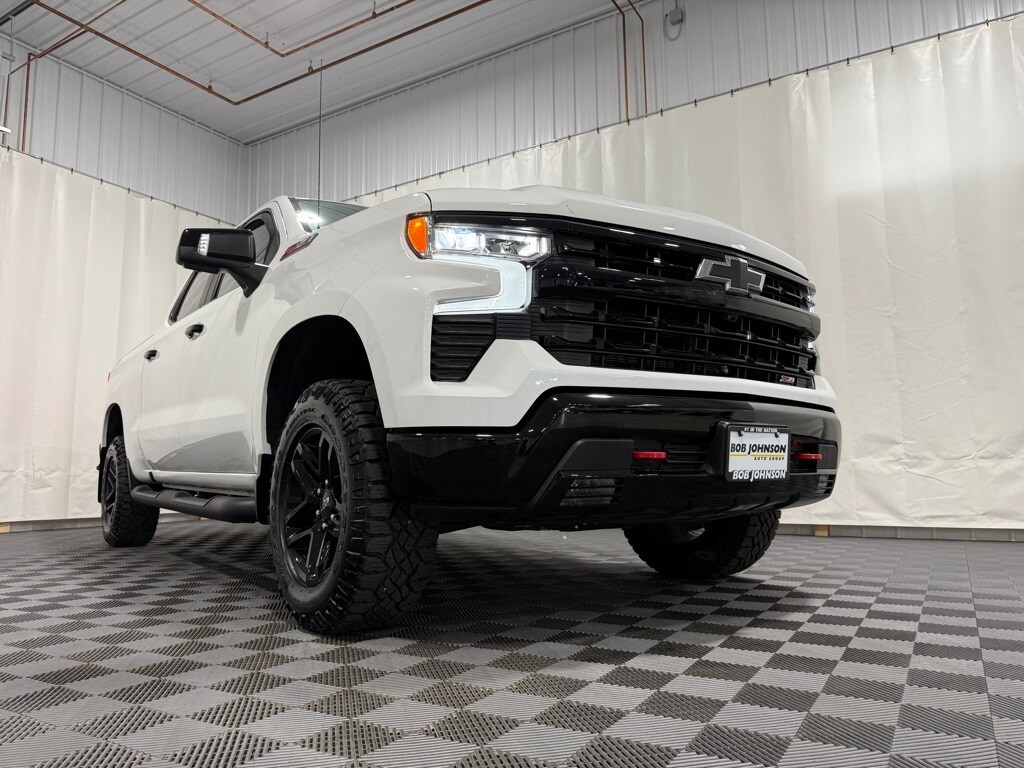 2022 Chevrolet Silverado 1500 LT Trail Boss photo 3