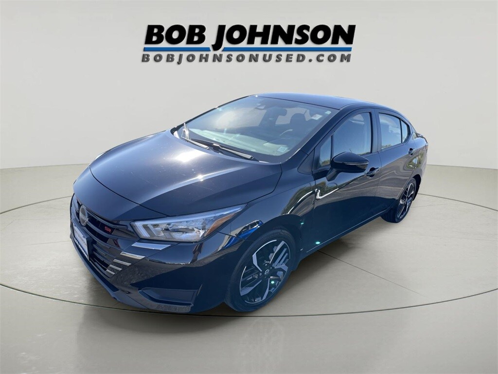 2023 Nissan Versa 1.6 SR photo 2