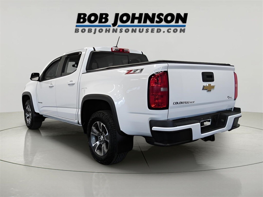 2017 Chevrolet Colorado Z71 photo 2