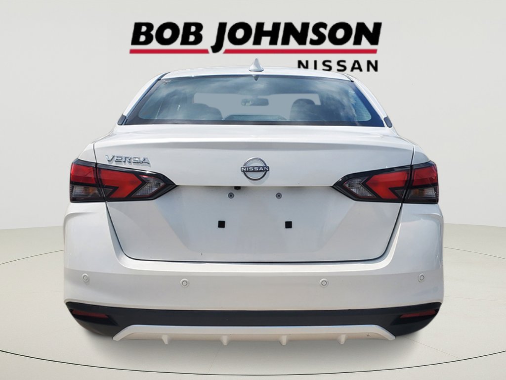 2025 Nissan Versa SV photo 4