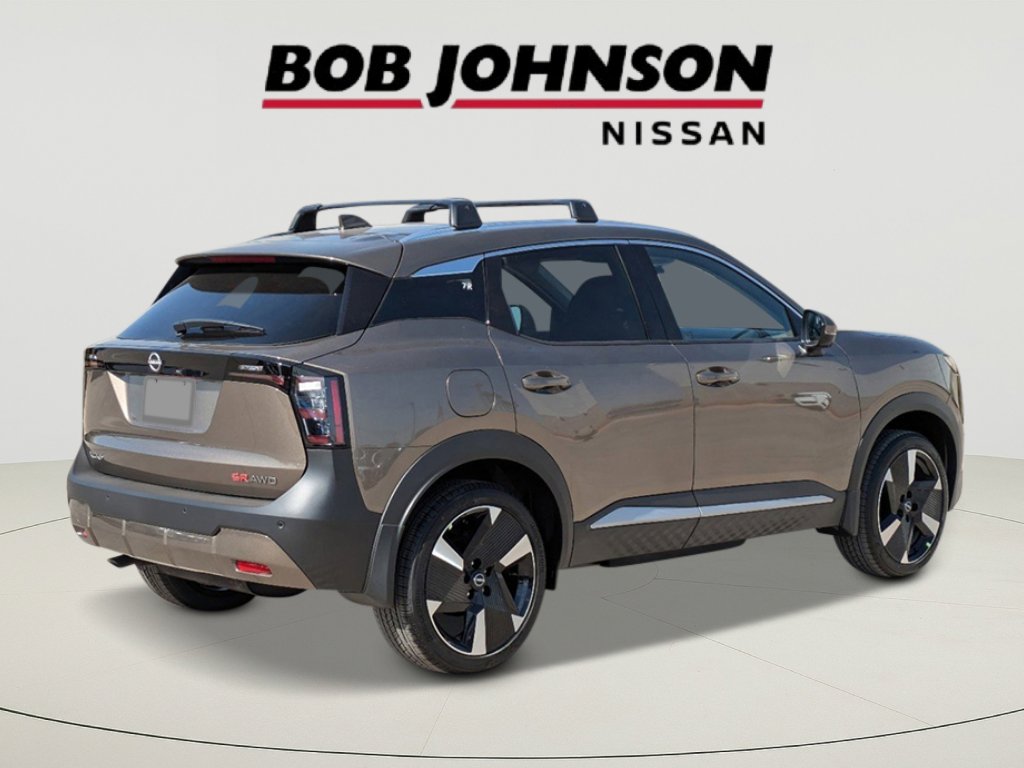 2026 Nissan Kicks SR photo 3