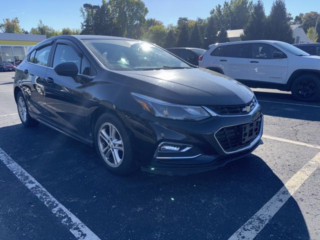 2018 Chevrolet Cruze LT photo 2