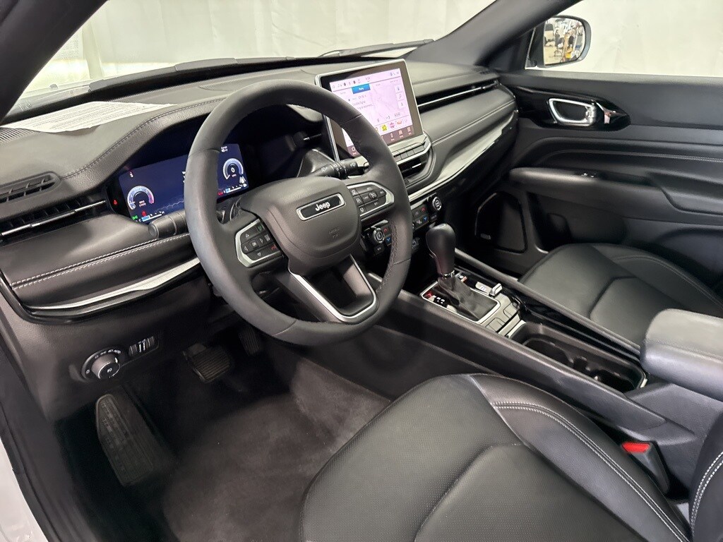 2024 Jeep Compass Limited photo 3