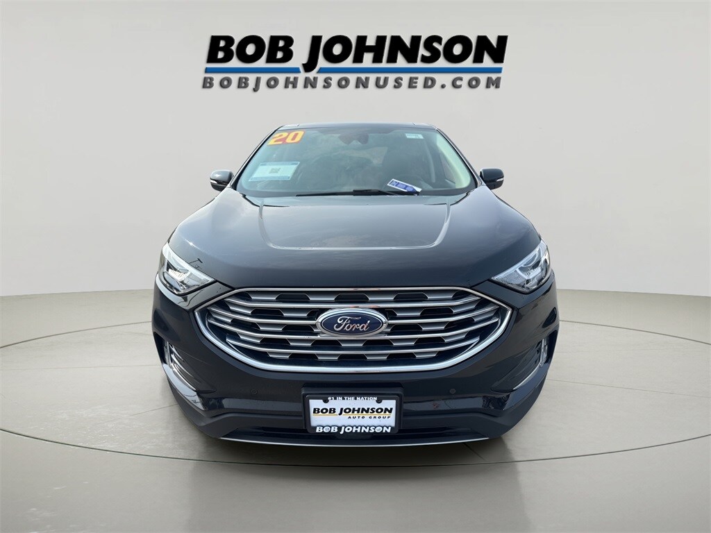 2020 Ford Edge Titanium photo 2