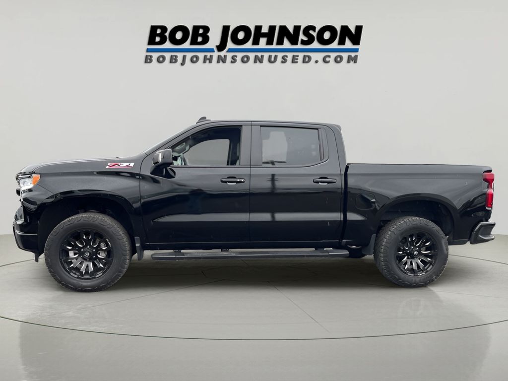2024 Chevrolet Silverado 1500 RST photo 2