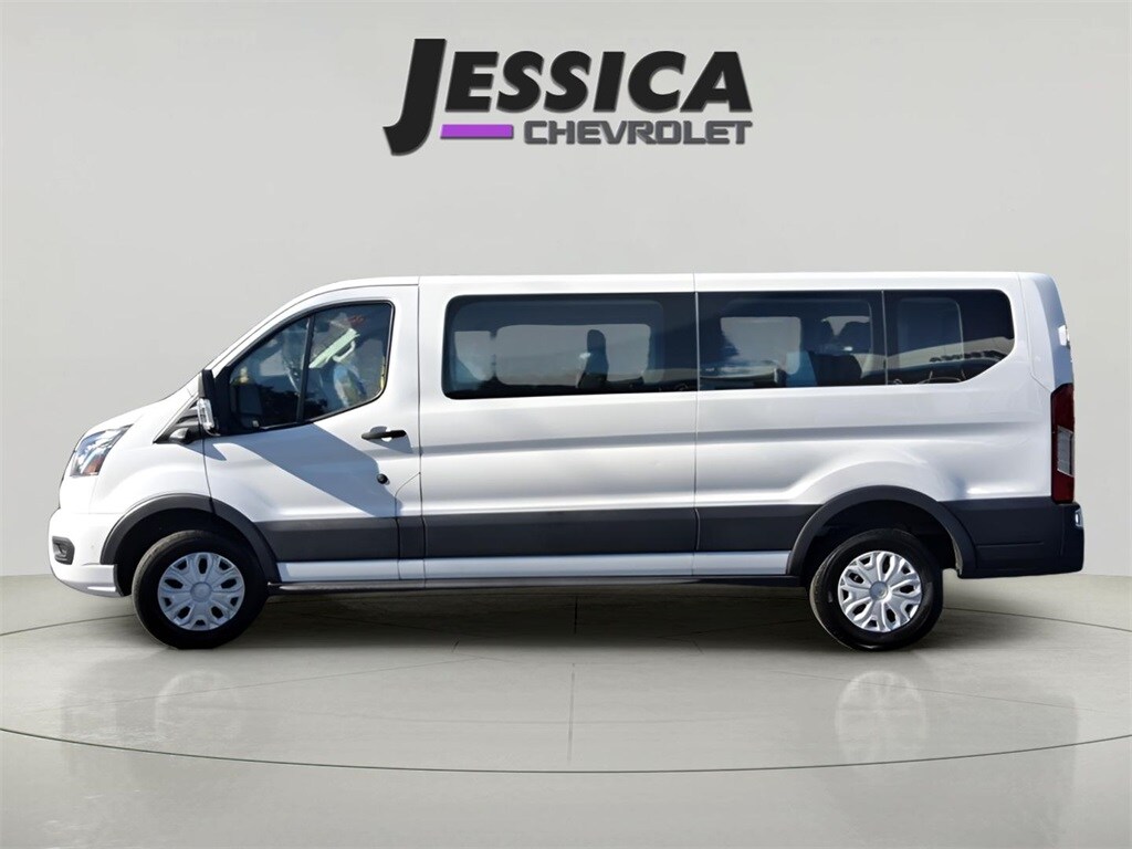 2023 Ford Transit Passenger XL photo 4