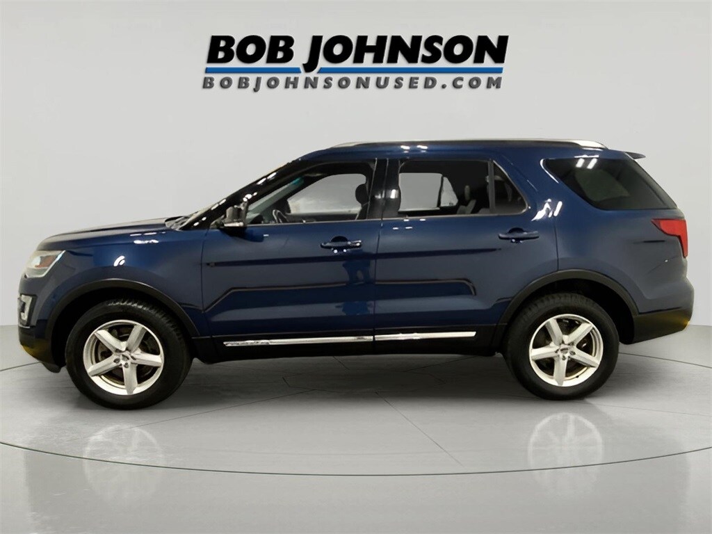 2017 Ford Explorer XLT photo 3