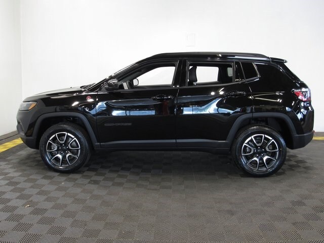 2024 Jeep Compass Trailhawk photo 4