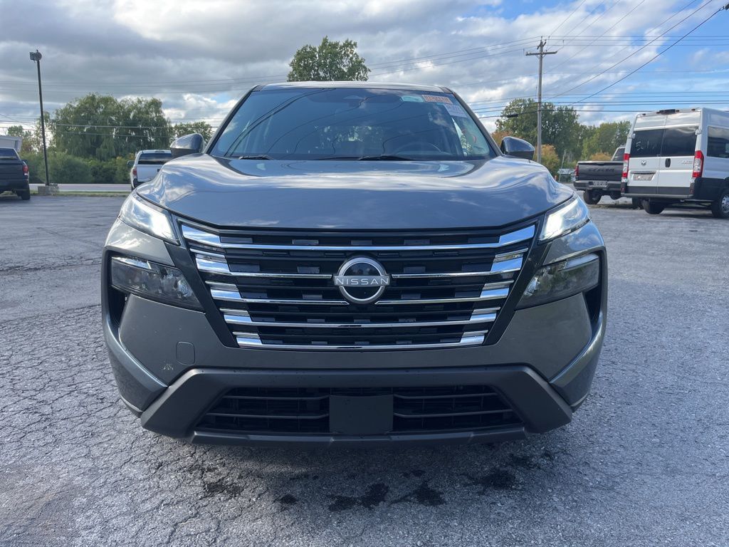 2024 Nissan Rogue SV photo 2