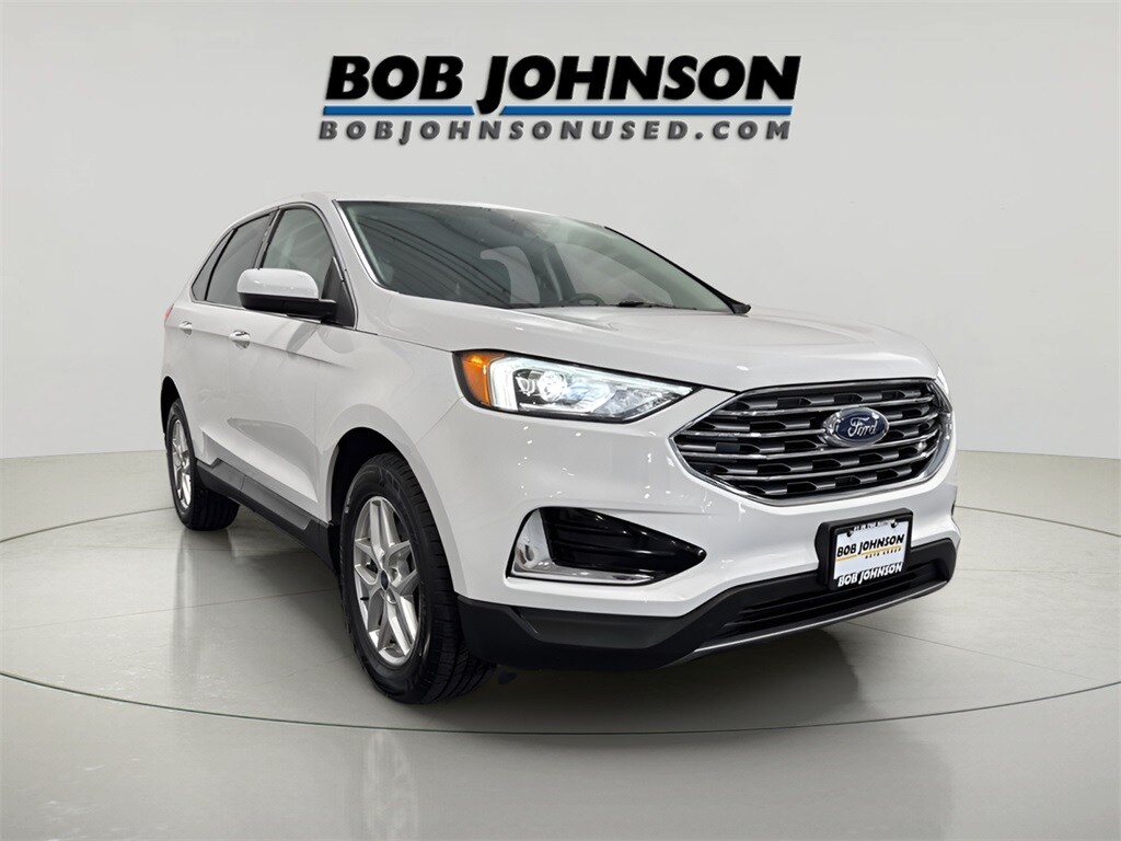 2022 Ford Edge SEL photo 2
