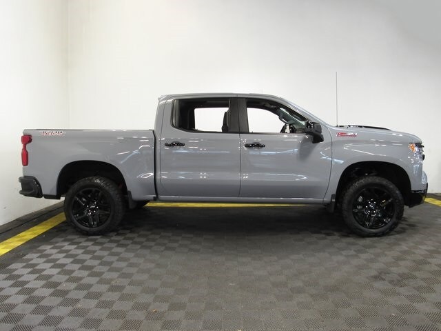 2024 Chevrolet Silverado 1500 LT Trail Boss photo 3