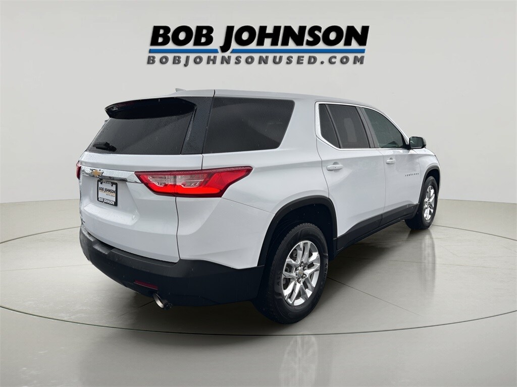 2019 Chevrolet Traverse LS photo 2