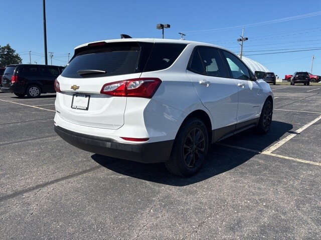 2019 Chevrolet Equinox LS photo 3