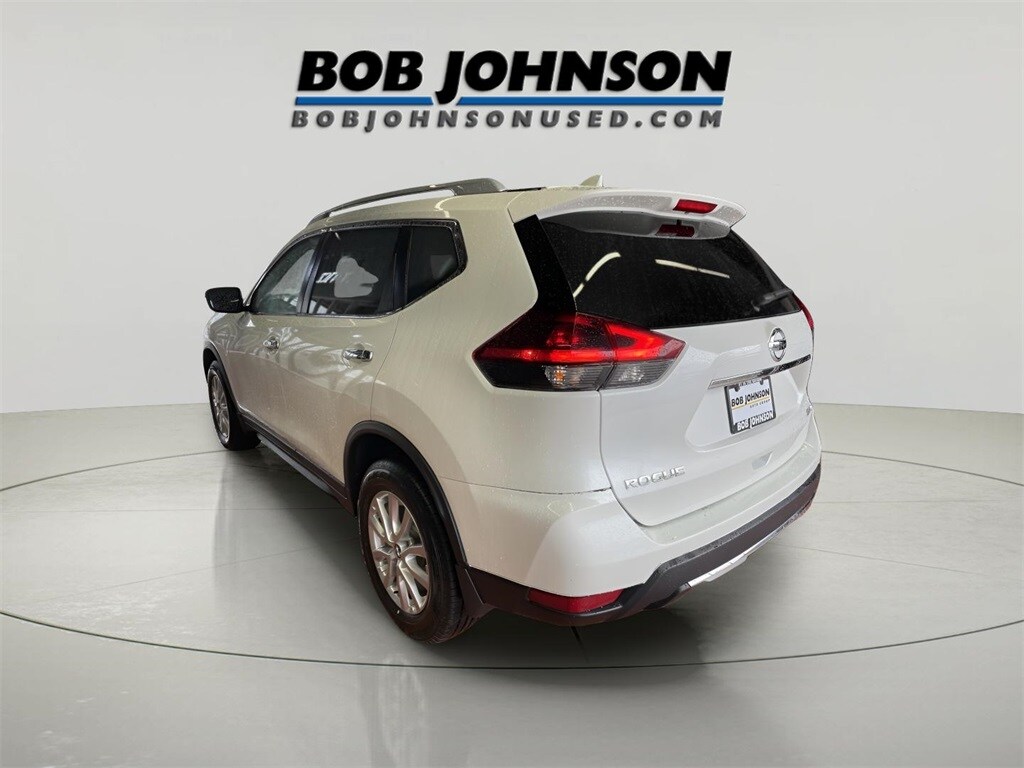 2020 Nissan Rogue SV photo 4