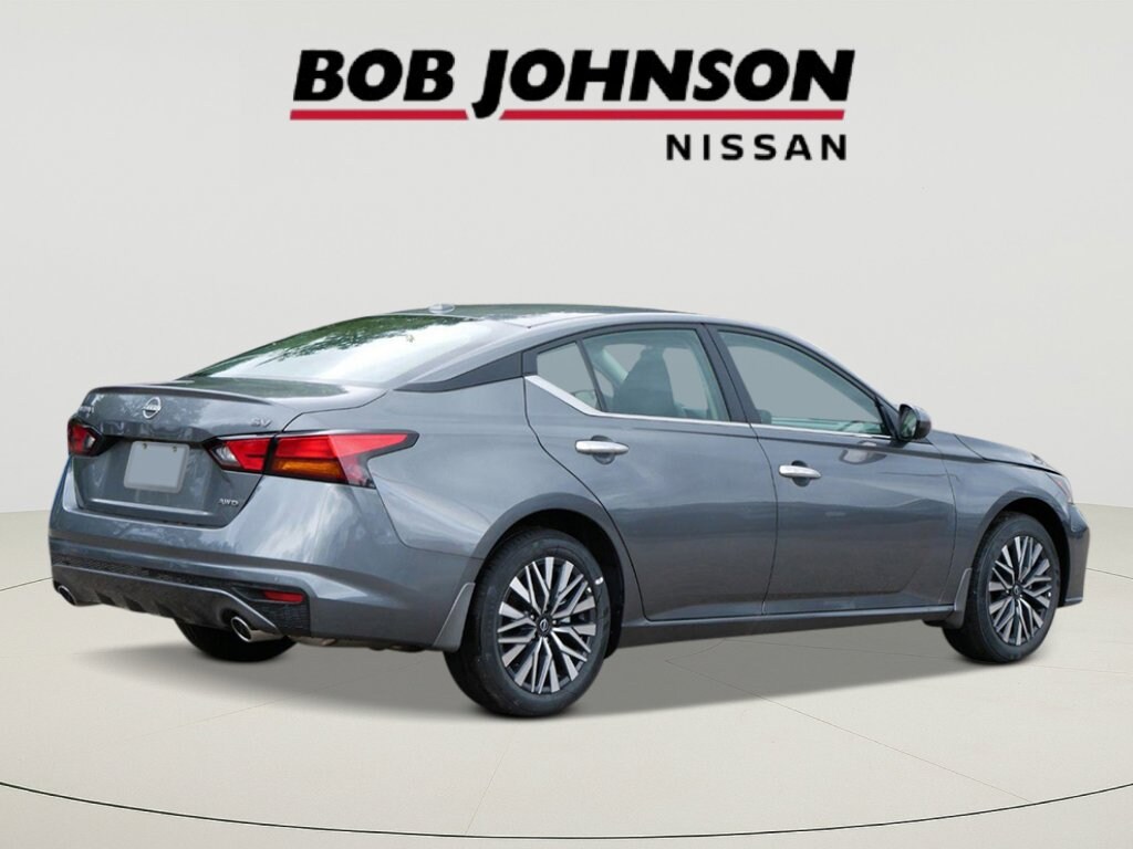 New 2025 Nissan Altima SV Sedan