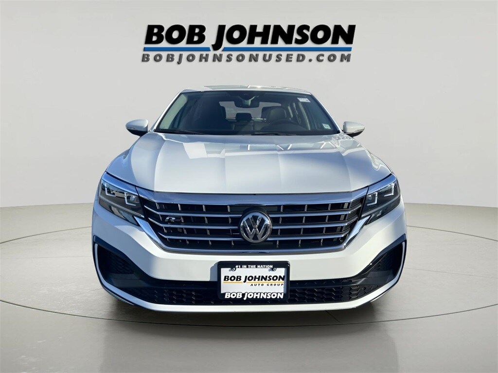 2020 Volkswagen Passat 2.0T R-Line photo 2