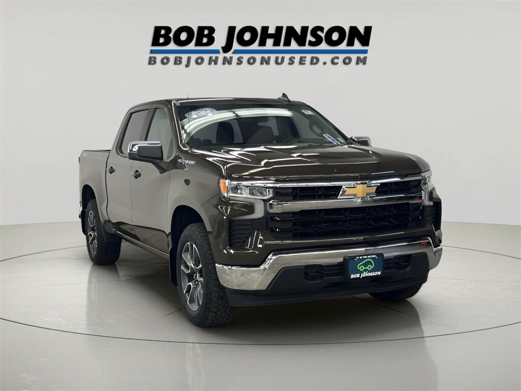 2024 Chevrolet Silverado 1500 LT photo 3