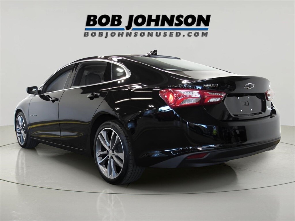 2022 Chevrolet Malibu 1LT photo 2
