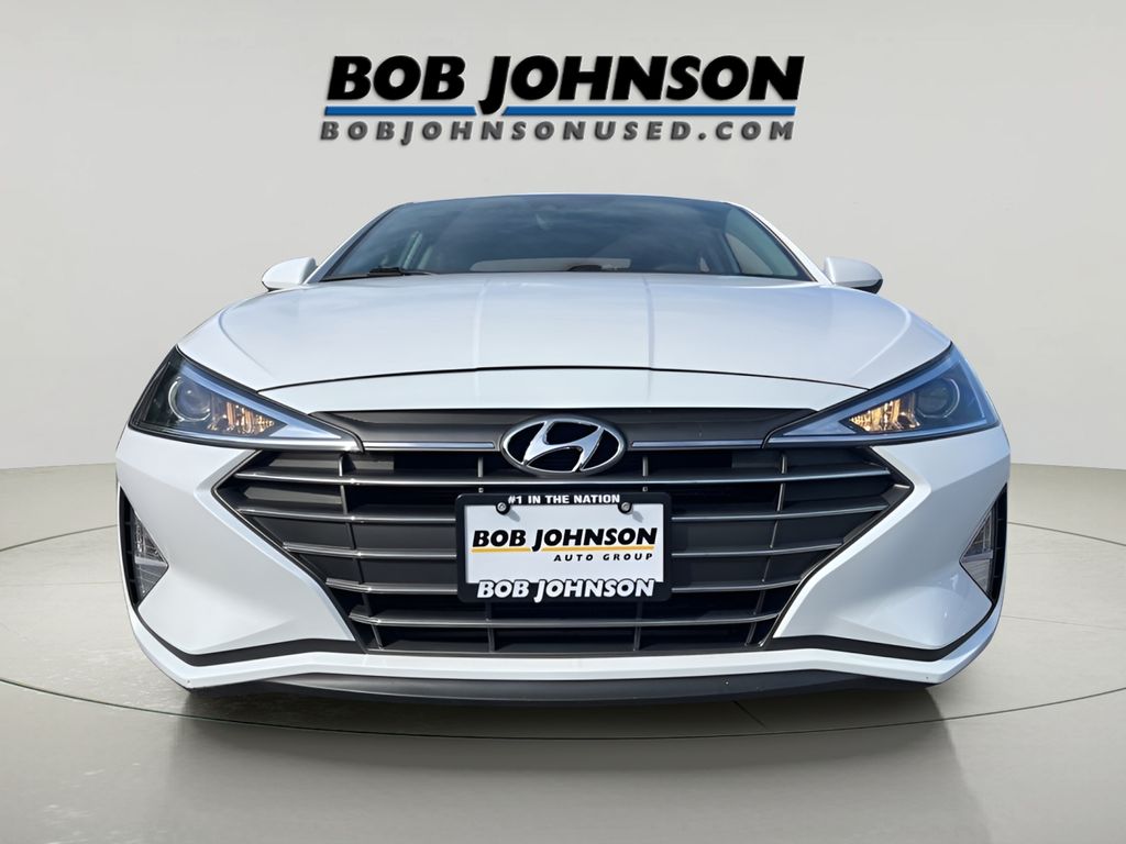 2020 Hyundai Elantra SE photo 2