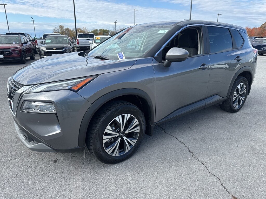 2023 Nissan Rogue SV photo 2