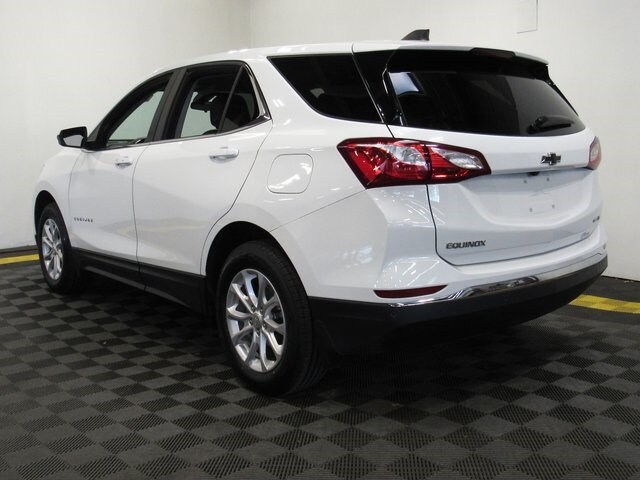 2021 Chevrolet Equinox LT photo 2