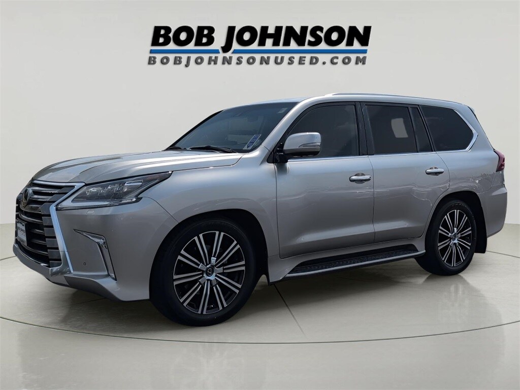2019 Lexus LX 570 photo 3