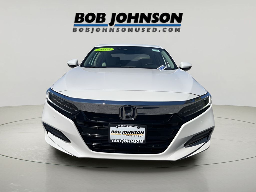 2018 Honda Accord Touring 2.0T photo 2